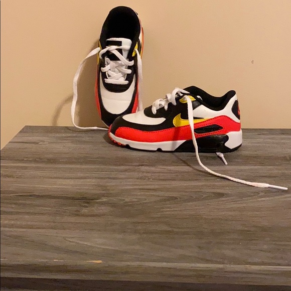 Shoes - Picture 5 of 5